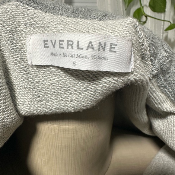 Everlane Heather Gray Crewneck - Picture 4 of 6